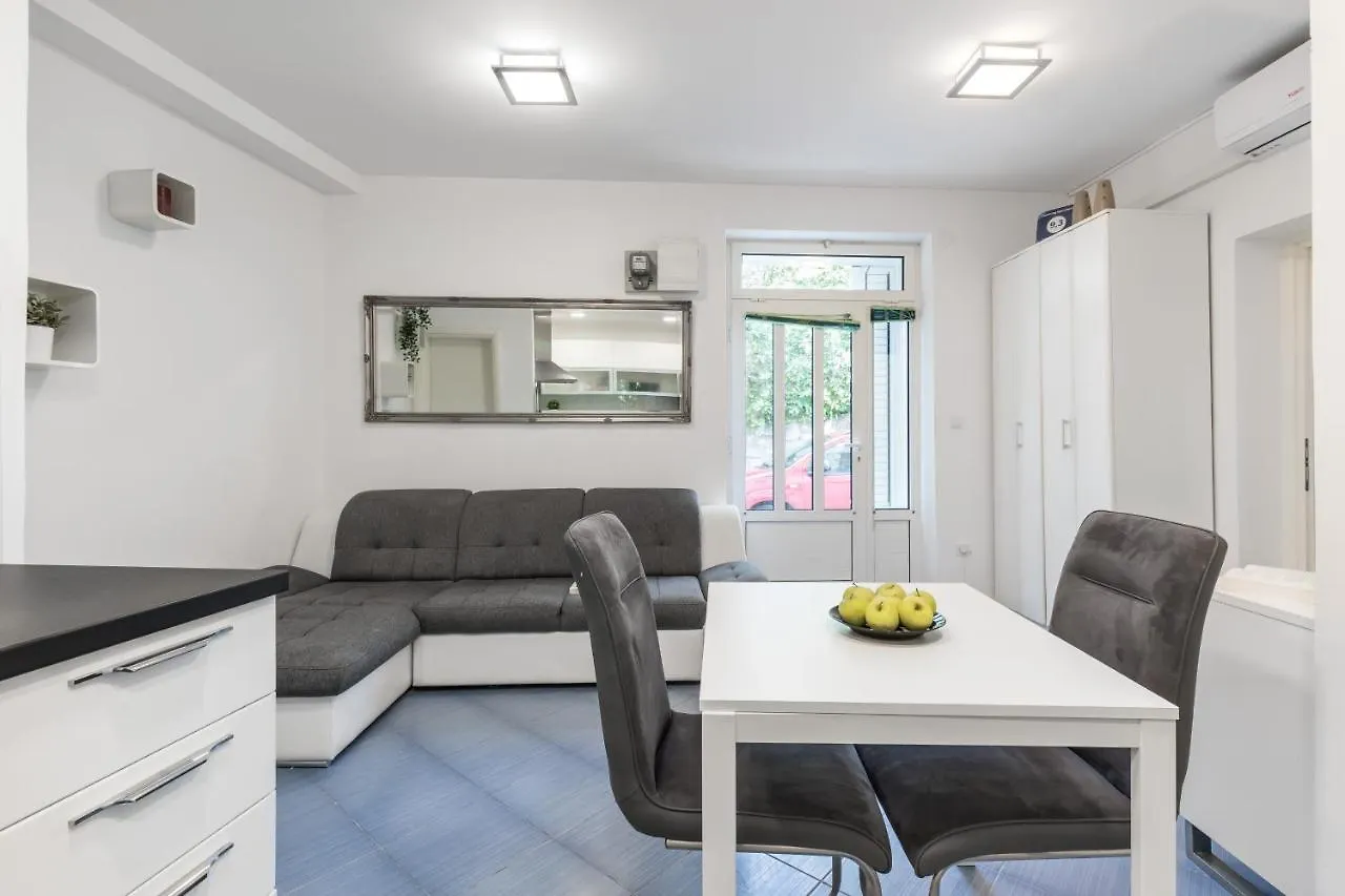 Charming Apartment Split